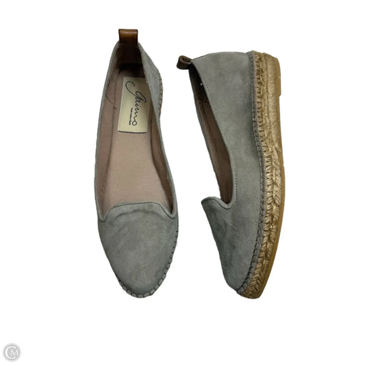 Shoes Flats By Clothes Mentor In Beige, Size: 8