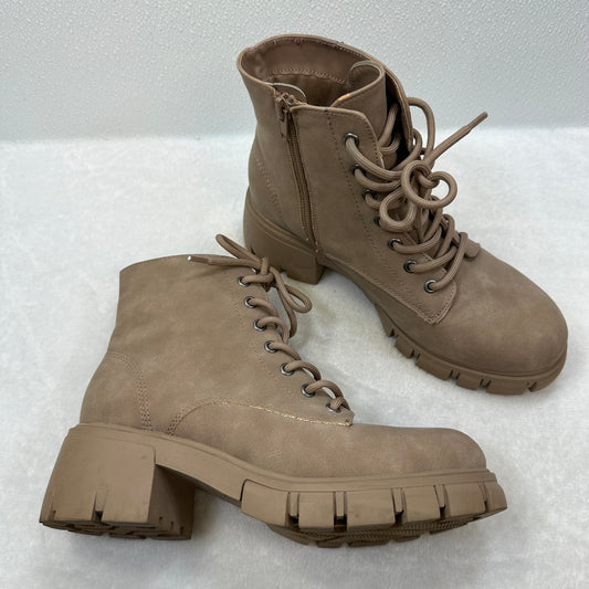 Boots Combat By Mia  Size: 9