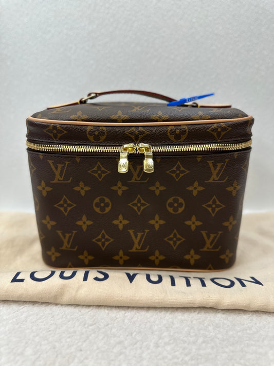 Makeup Bag Designer Louis Vuitton, Size Medium