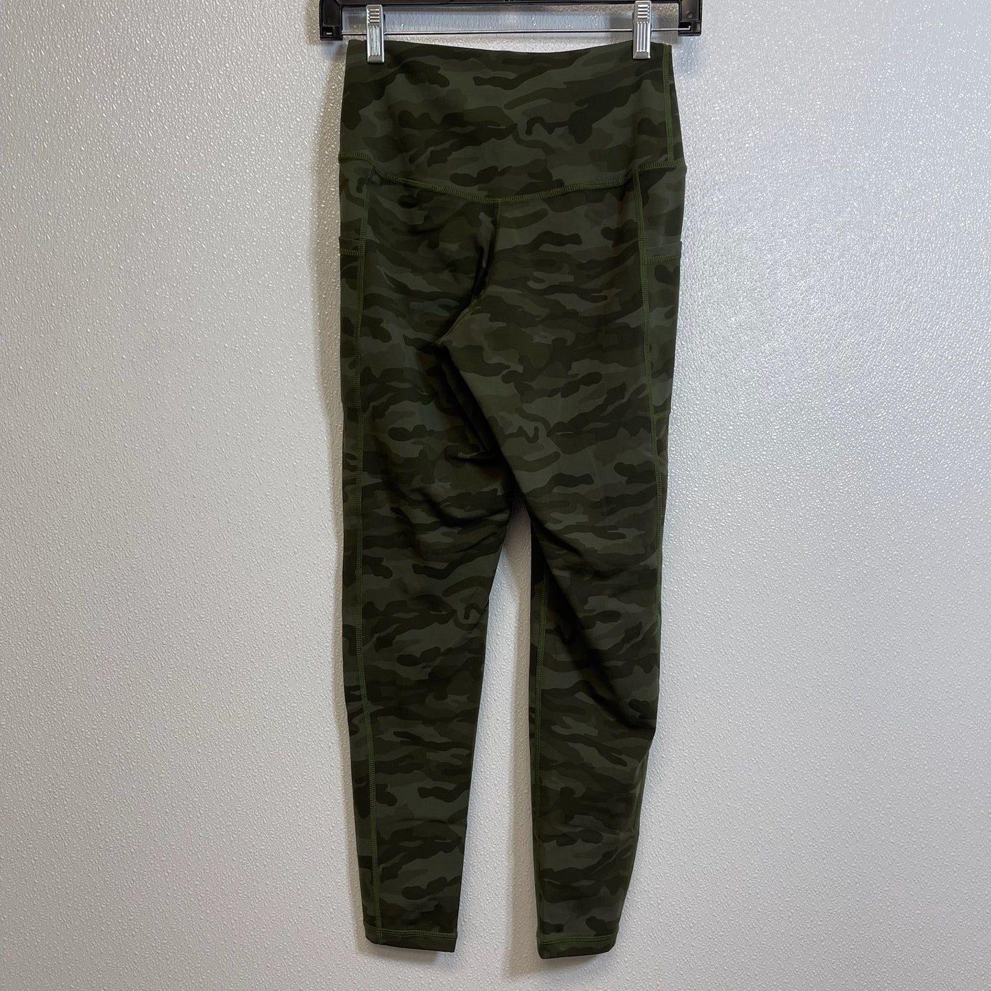 Athletic Leggings By Colorfulkoala In Camoflauge, Size: M