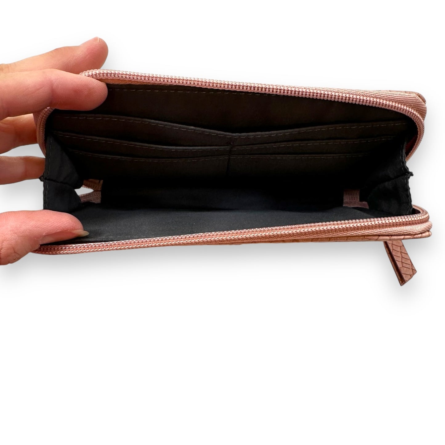 Wallet By Clothes Mentor, Size: Medium