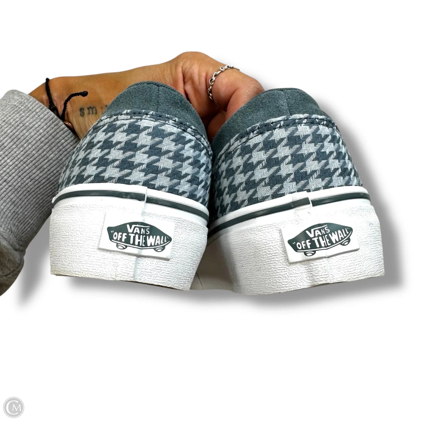 Shoes Flats By Vans In Grey & White, Size: 10