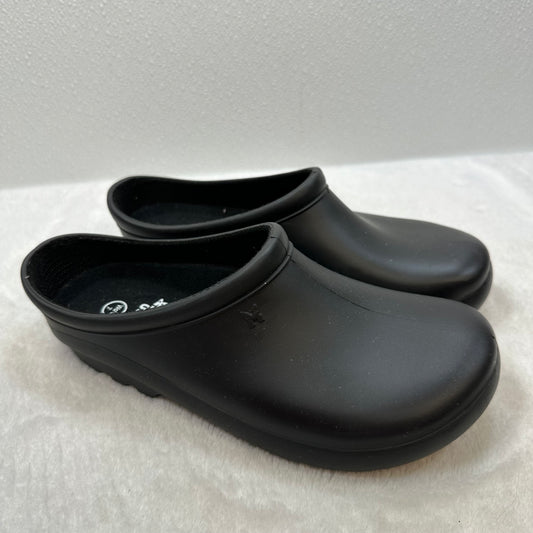 Shoes Flats Mule & Slide By SLOGGERS Size: 7