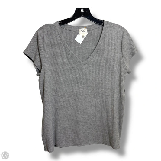 Top Short Sleeve By Ava James In Grey, Size: L