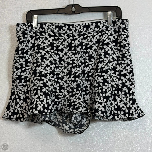 Shorts By Who What Wear In Black & White, Size: L