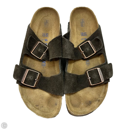 Sandals Flats By Birkenstock In Brown, Size: 9