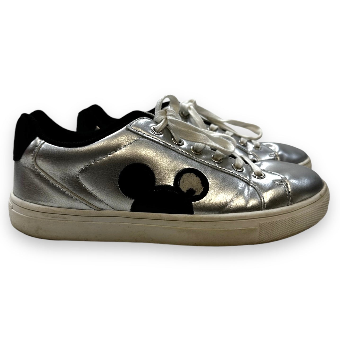 Shoes Athletic By Clothes Mentor In Silver, Size: 8