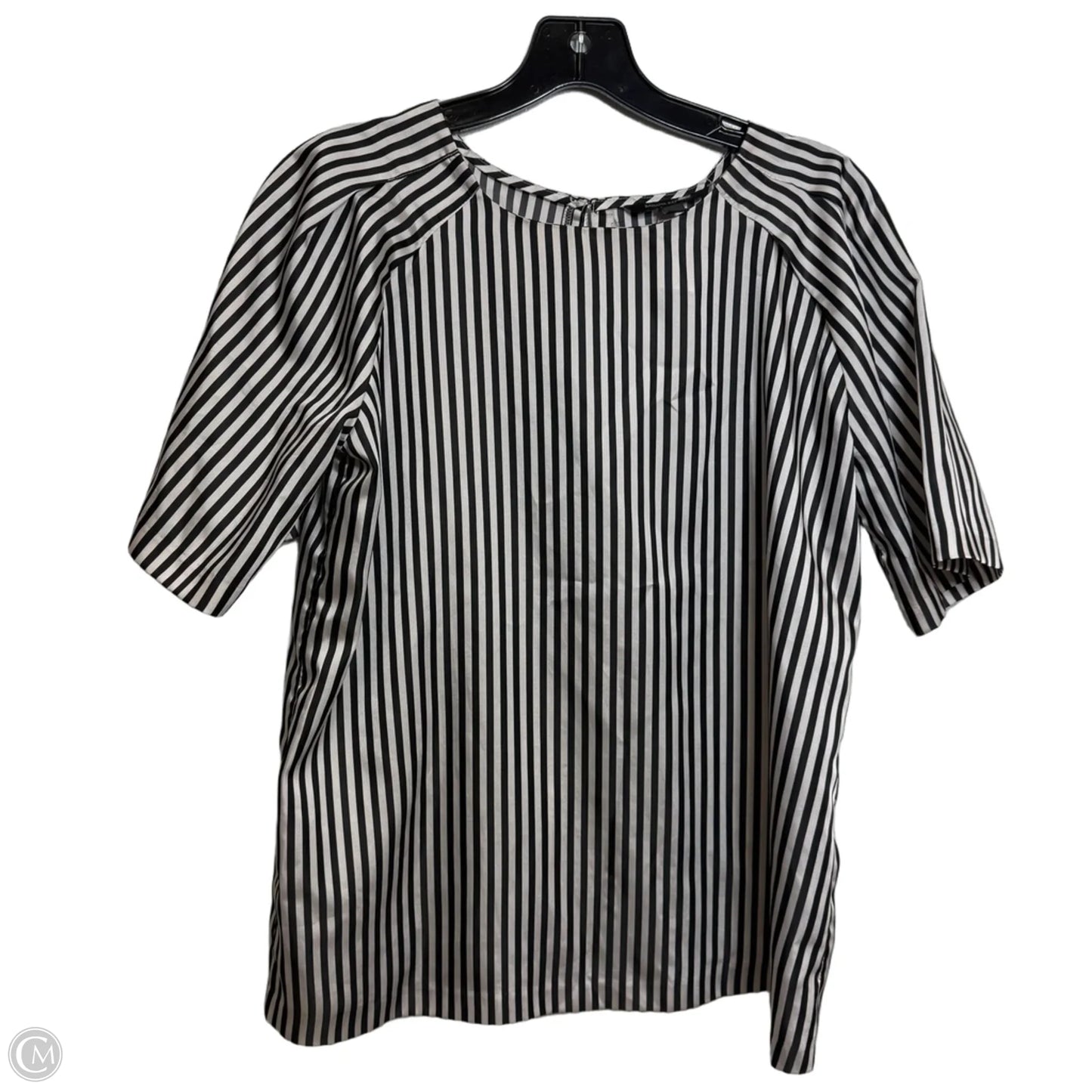 Top Short Sleeve By Banana Republic In Striped Pattern, Size: S