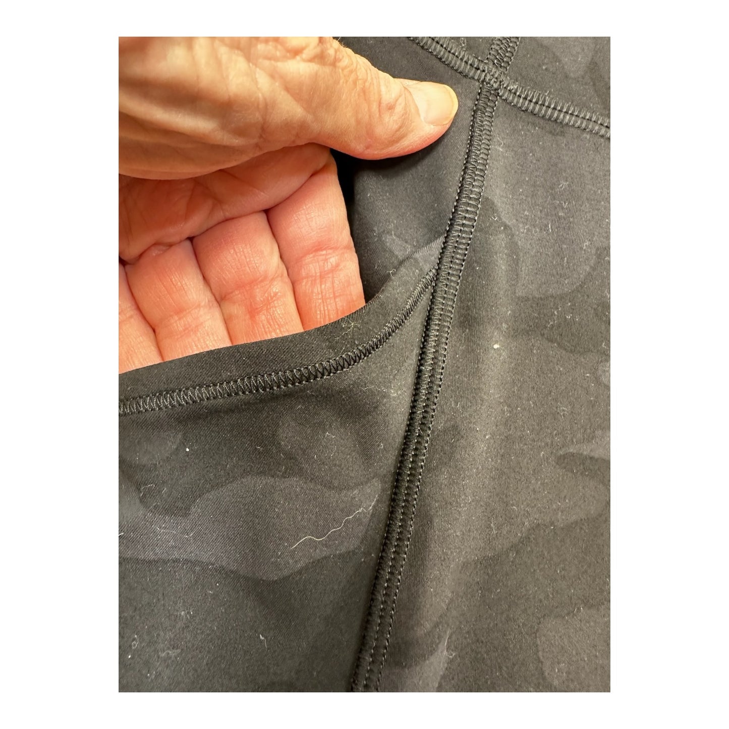 Athletic Bike Shorts By Lululemon In Camoflauge, Size: 4