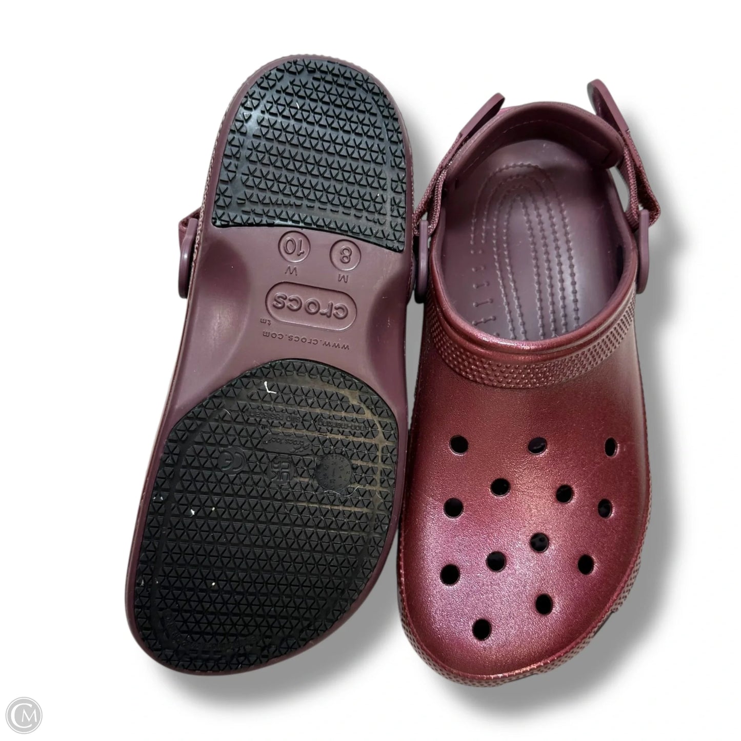 Sandals Flats By Crocs In Maroon, Size: 10