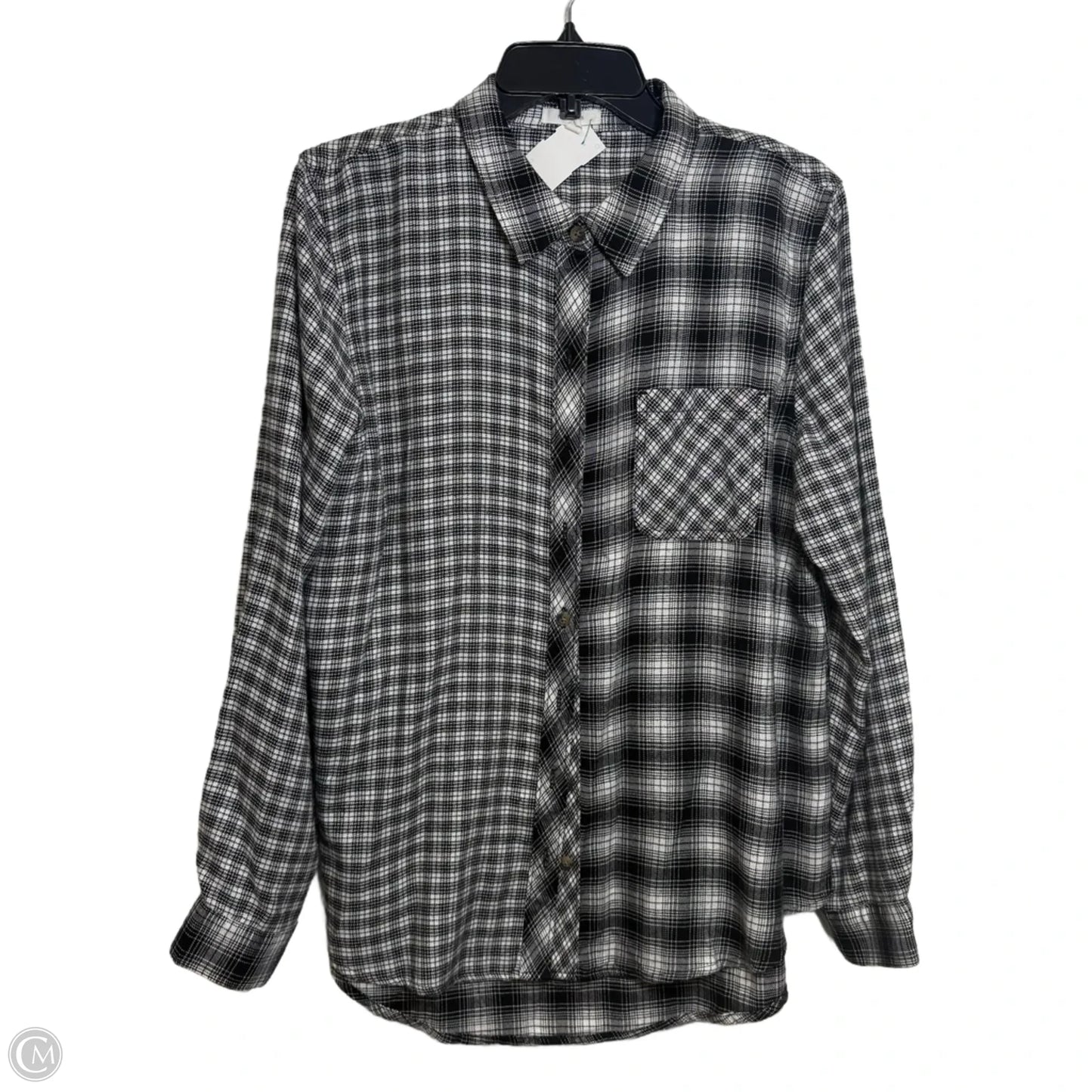Top Long Sleeve By Maurices In Plaid Pattern, Size: L
