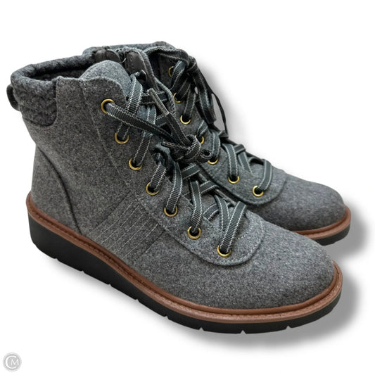 Boots Ankle Flats By Dr Scholls In Grey, Size: 6.5