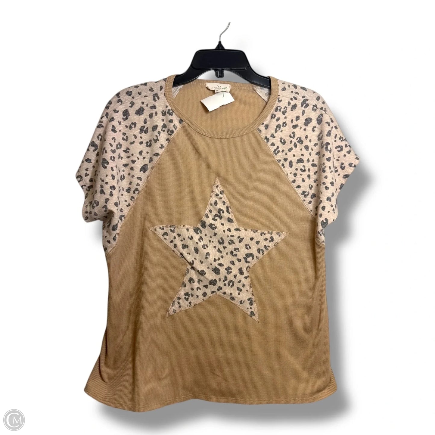 Top Short Sleeve By Clothes Mentor In Tan, Size: M