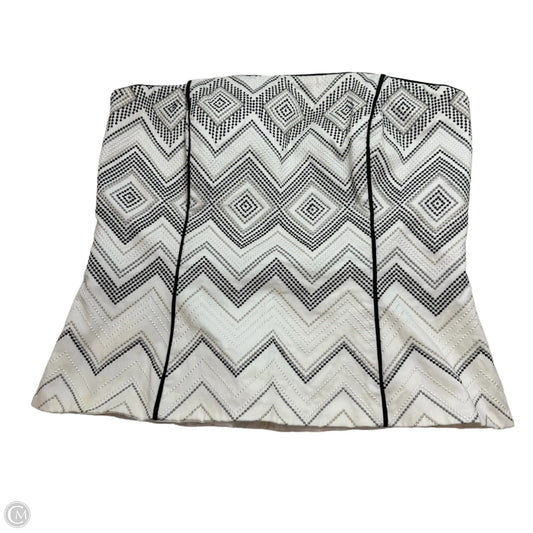 Top Sleeveless By White House Black Market In Black & White, Size: 8