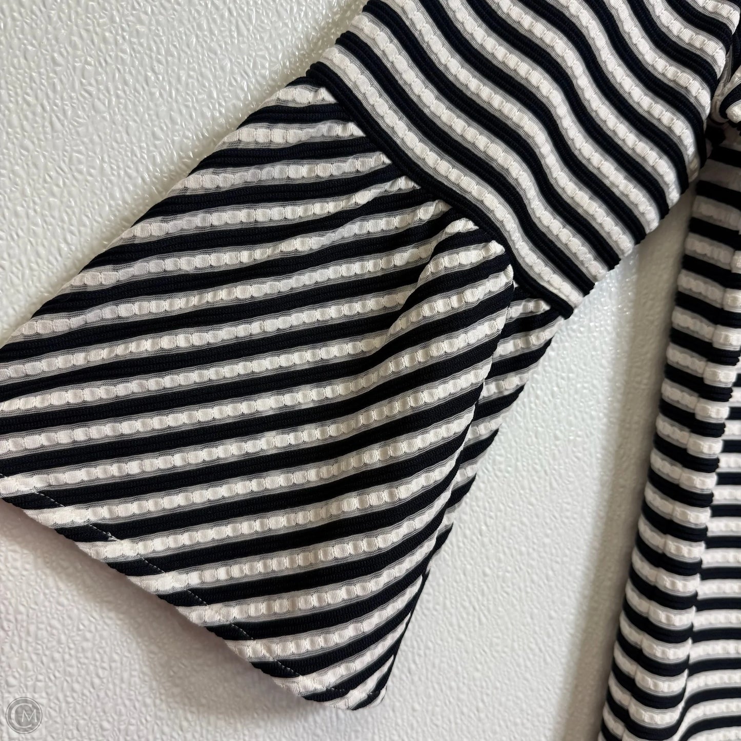 Top Long Sleeve By Calvin Klein In Black & White, Size: S