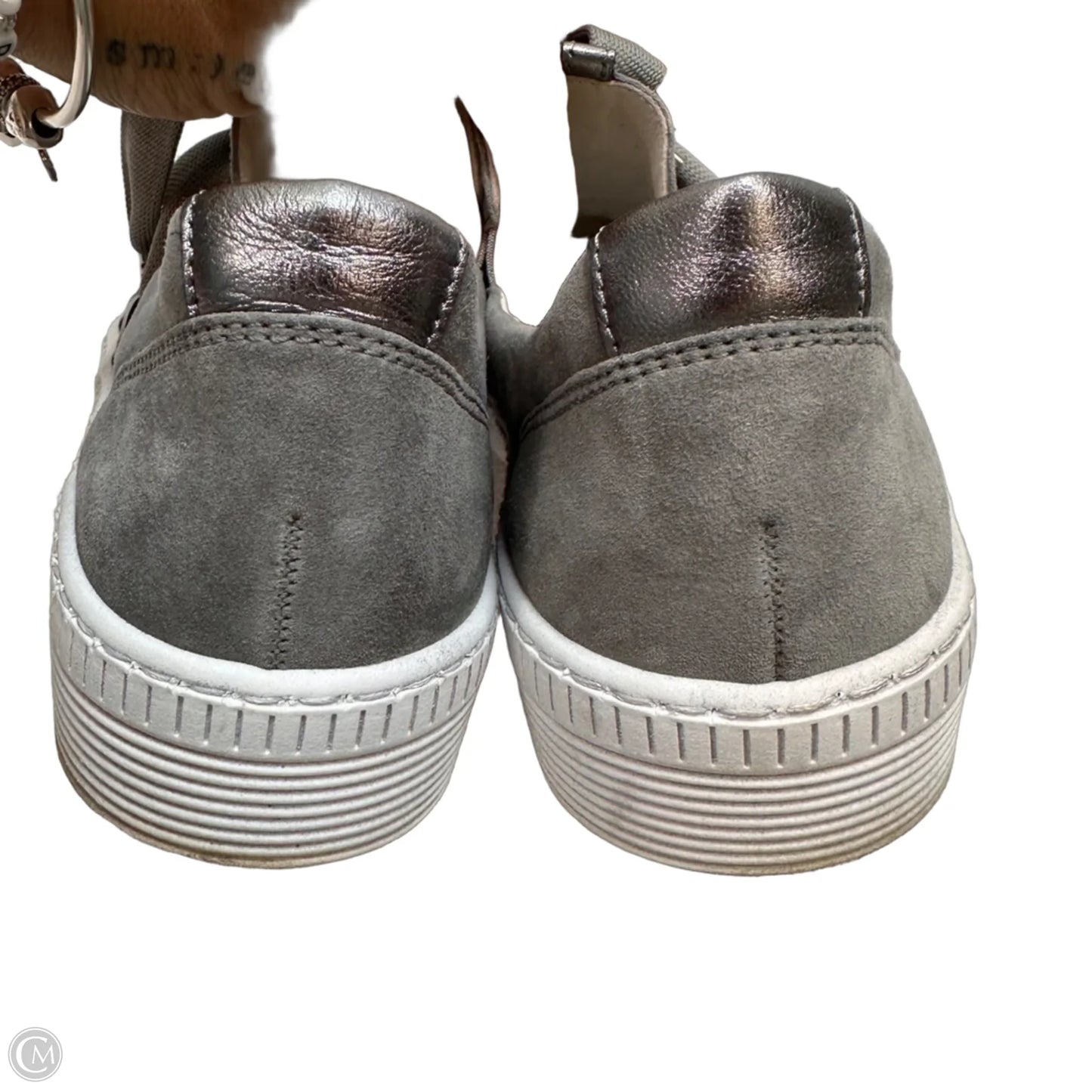 Shoes Flats By Cma In Grey, Size: 5.5
