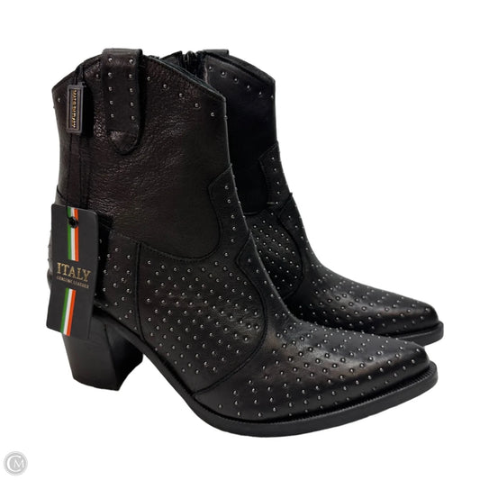 Boots Ankle Heels By Clothes Mentor In Black, Size: 7.5
