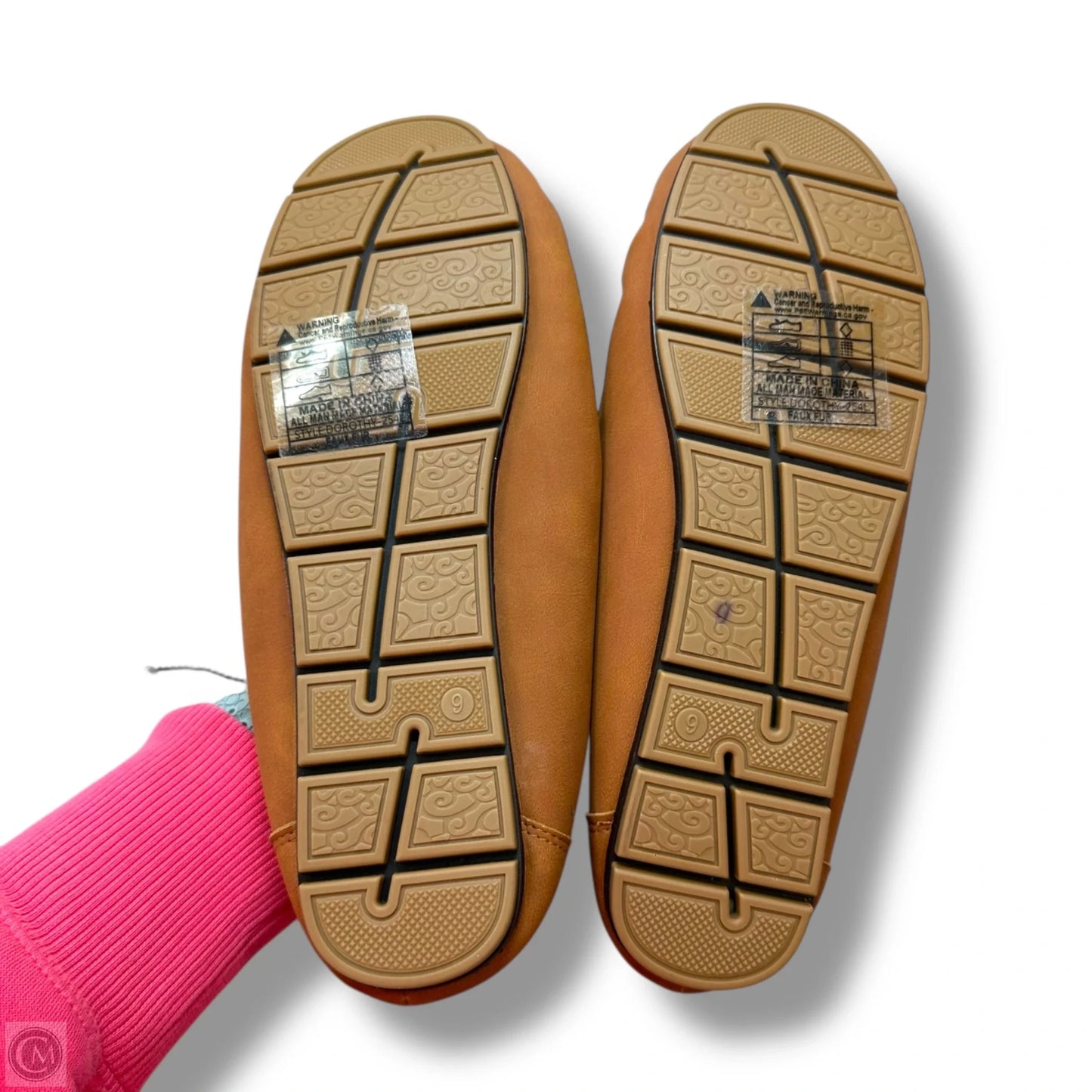 Shoes Flats By Clothes Mentor In Bronze, Size: 9