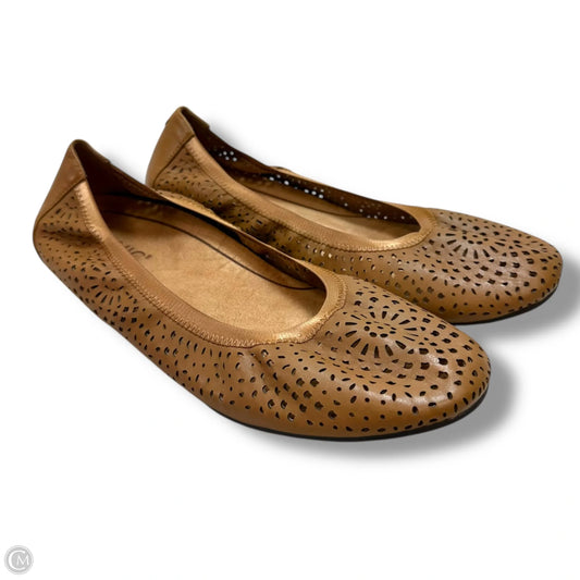 Shoes Flats By Vionic In Brown, Size: 9