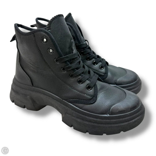 Boots Ankle Flats By Clothes Mentor In Black, Size: 8.5