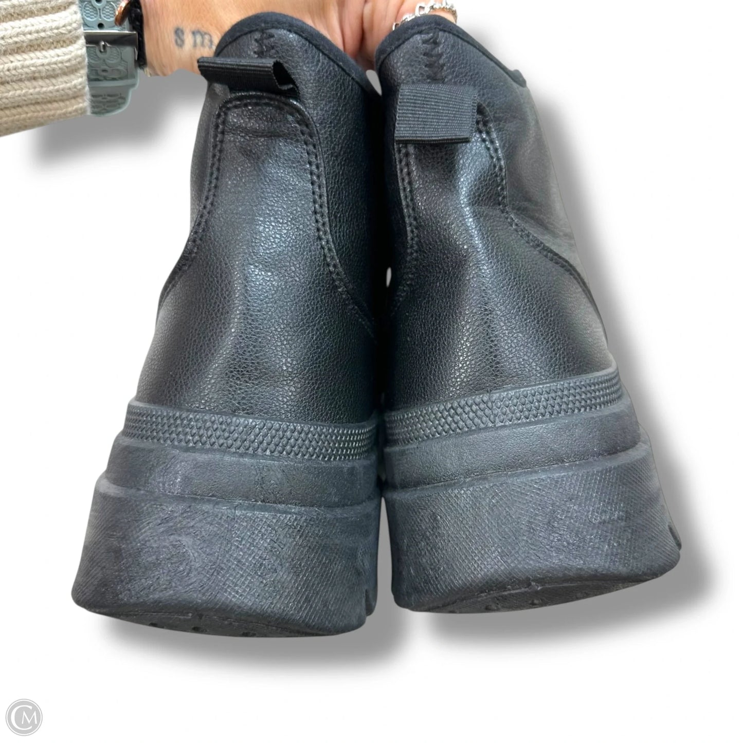 Boots Ankle Flats By Clothes Mentor In Black, Size: 8.5