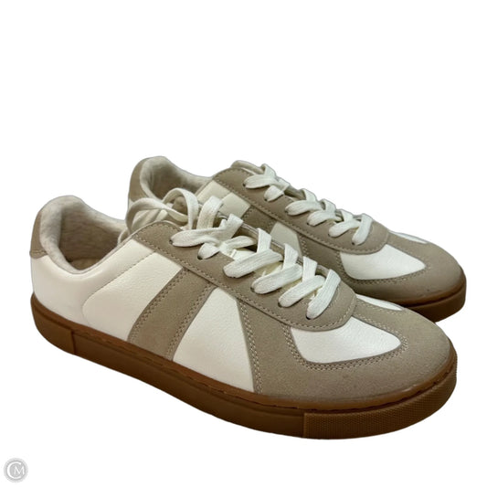 Shoes Sneakers By Sincerely Jules In Beige, Size: 9.5