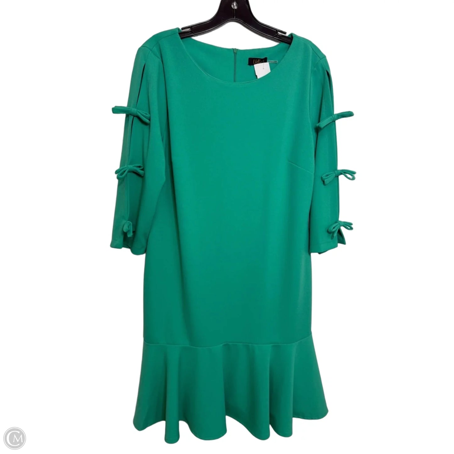 Dress Casual Short By Clothes Mentor In Green, Size: 12