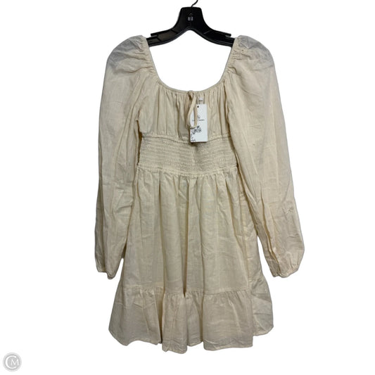Dress Casual Short By Clothes Mentor In Ivory, Size: S