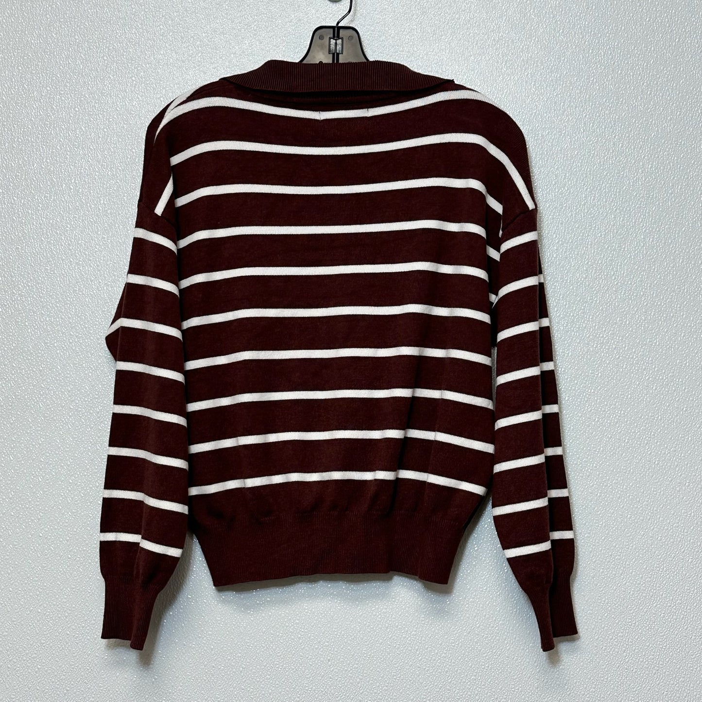 Sweater By Clothes Mentor  Size: L