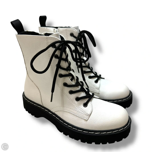 Boots Ankle Flats By Sincerely Jules In White, Size: 8.5