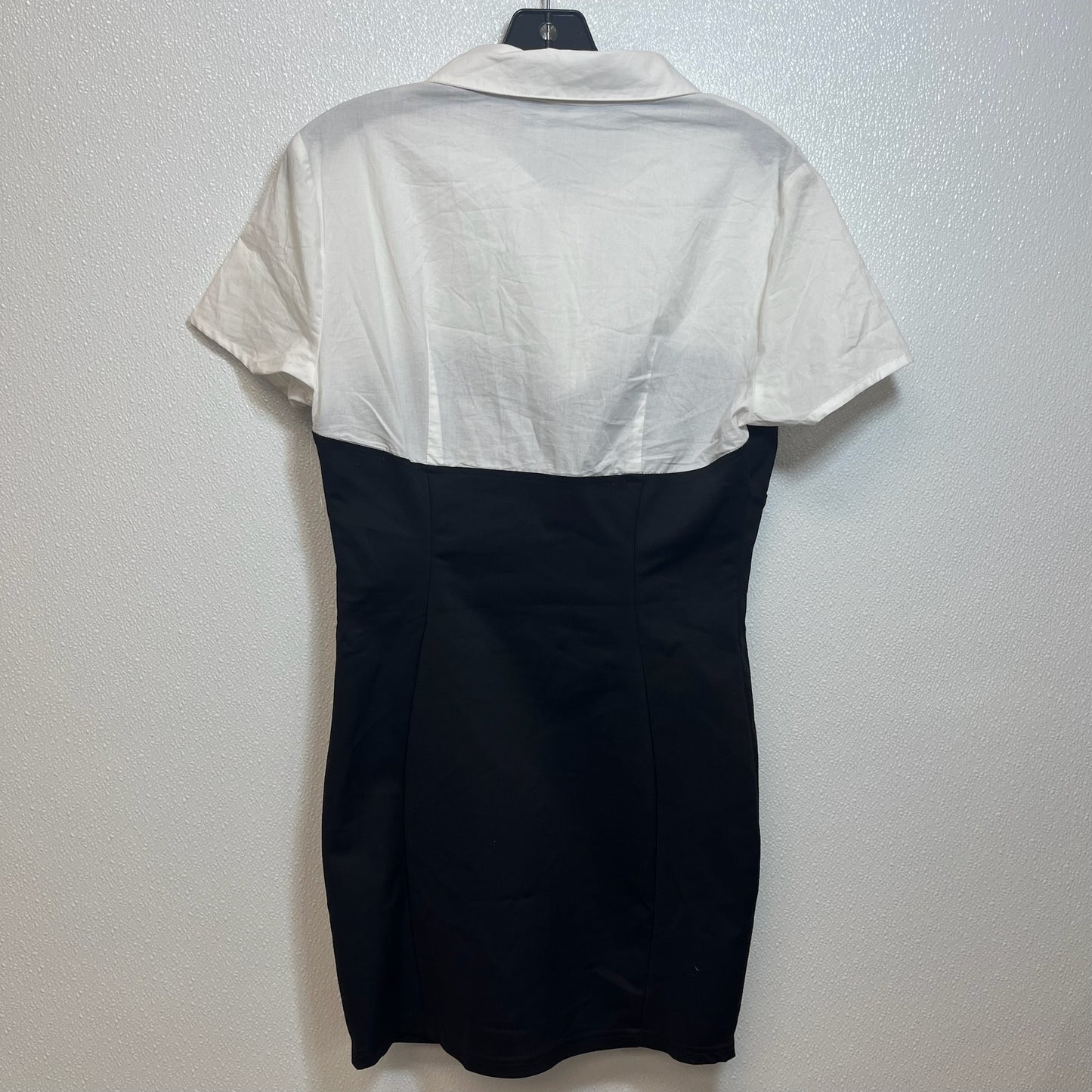 Dress Casual Short By Tobi  Size: M