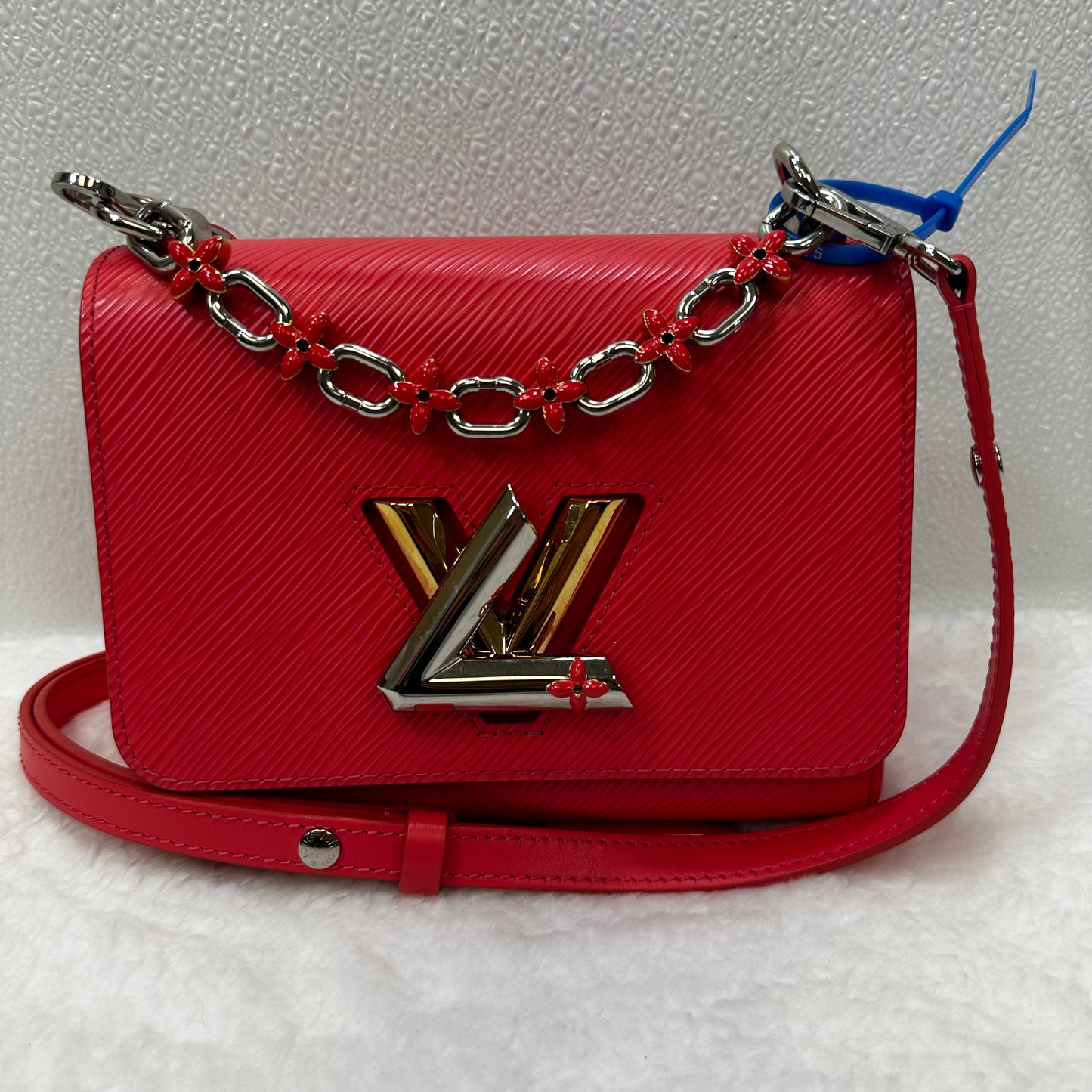 PRICE REDUCTION-FINAL SALE 
Pink Crossbody Designer Louis Vuitton, Twist PM pink sky epi-