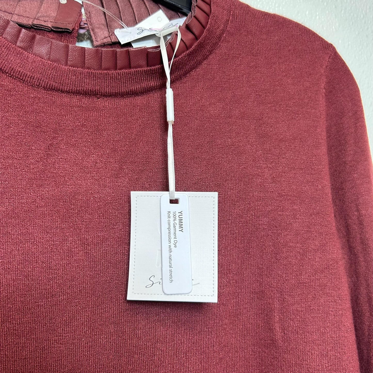 Red Top Long Sleeve Sioni, Size M