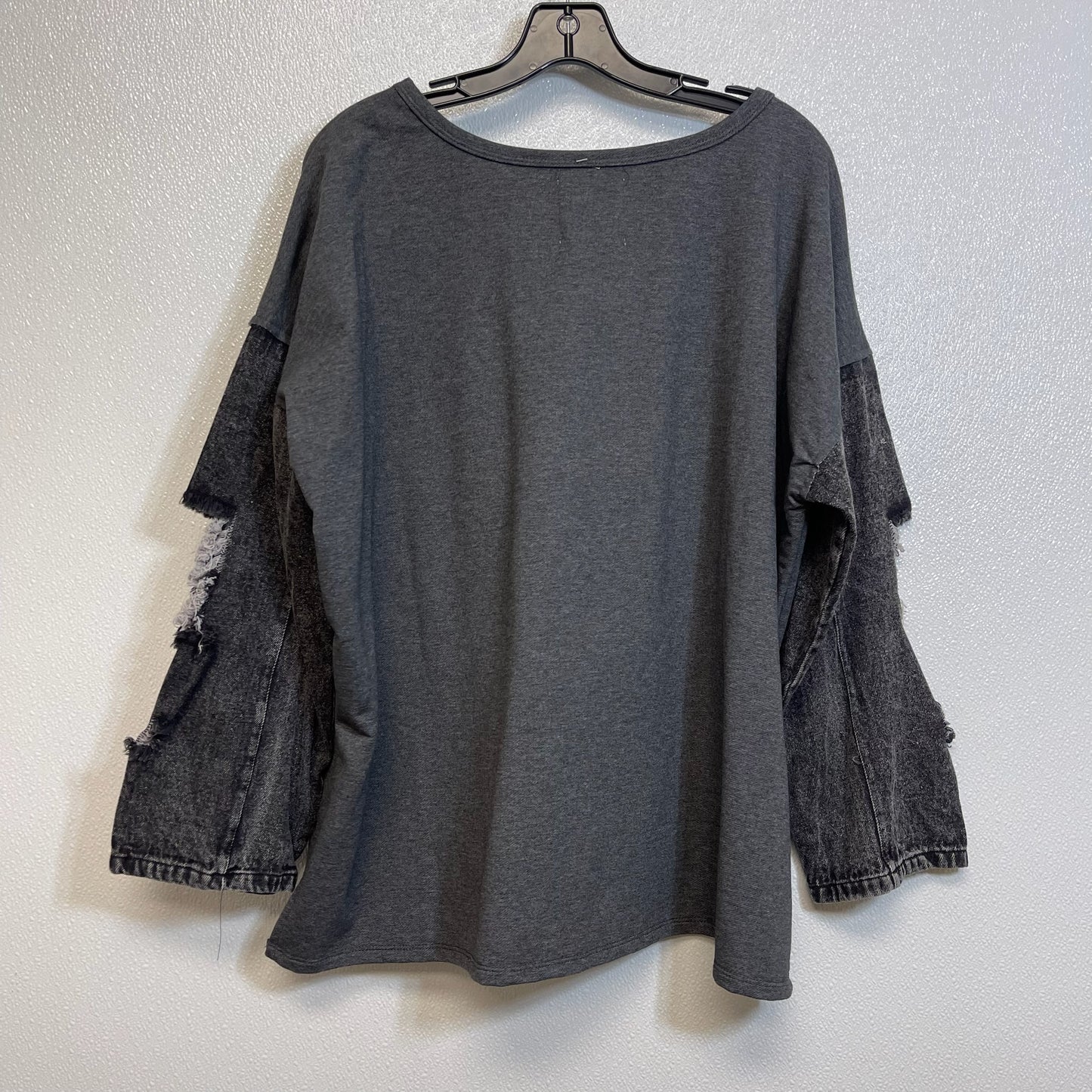 Top Long Sleeve By Clothes Mentor In Grey, Size: L