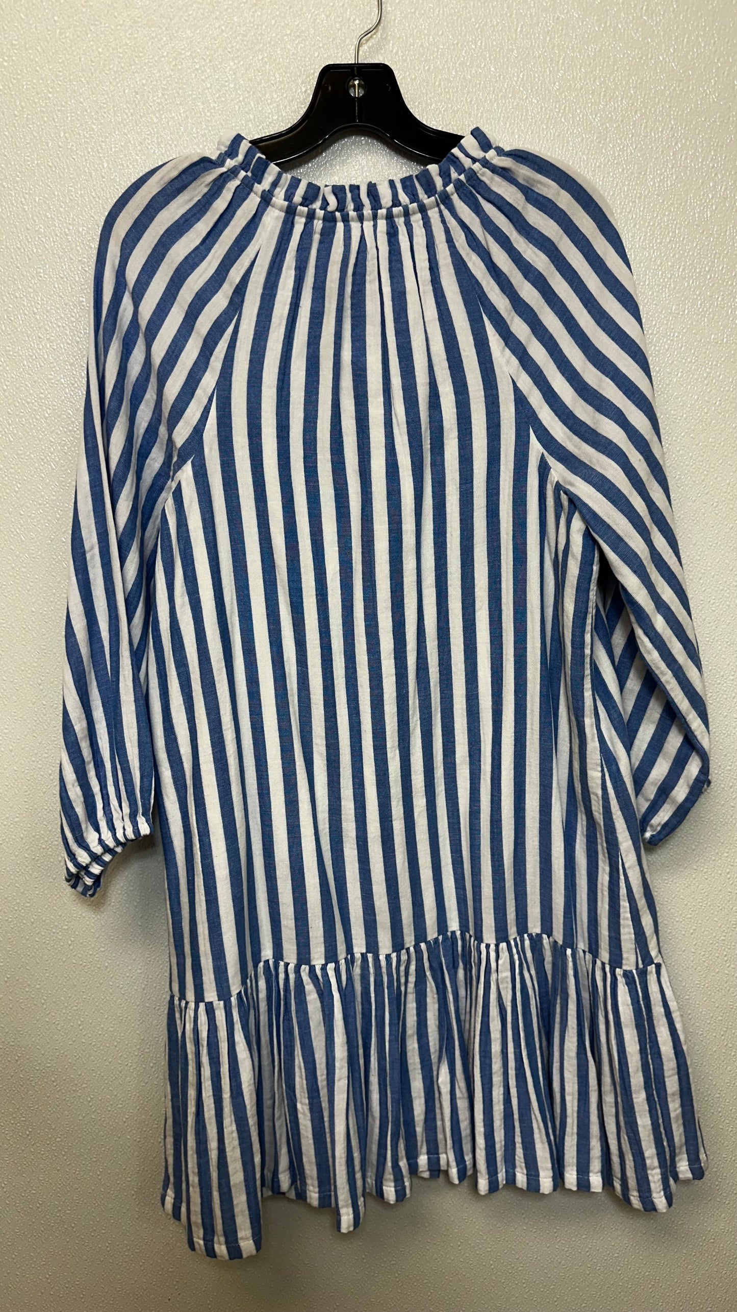 Dress Casual Short By Vineyard Vines  Size: S