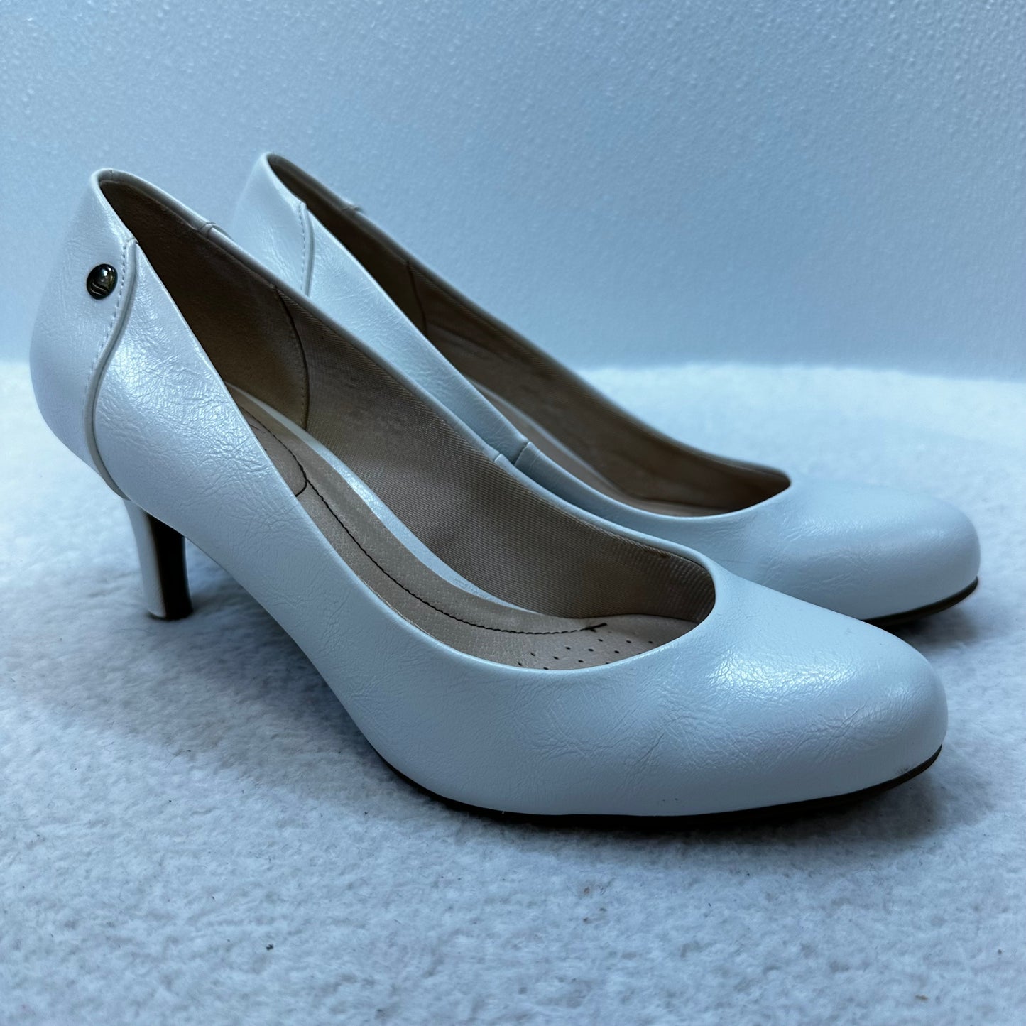 White Shoes Heels Stiletto Life Stride, Size 7.5