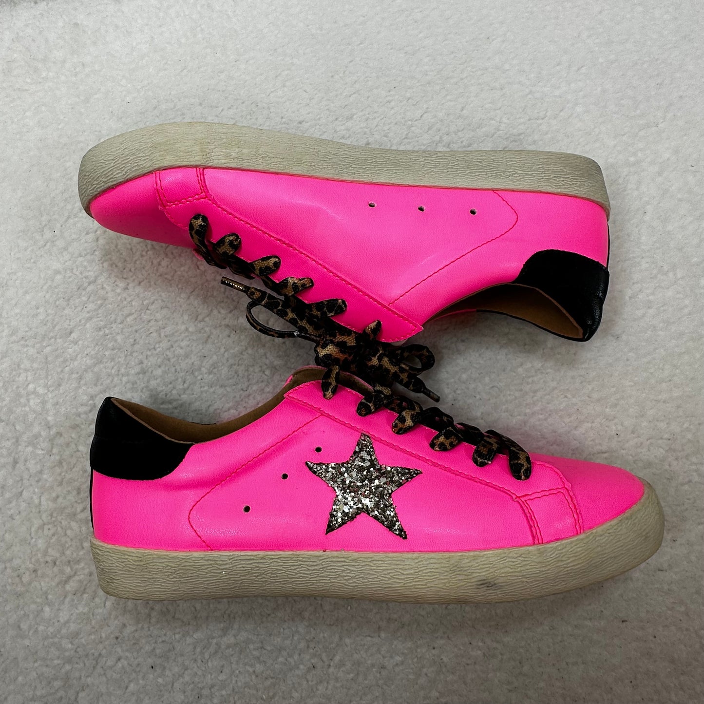 Hot Pink Shoes Sneakers Mi.iM, Size 9