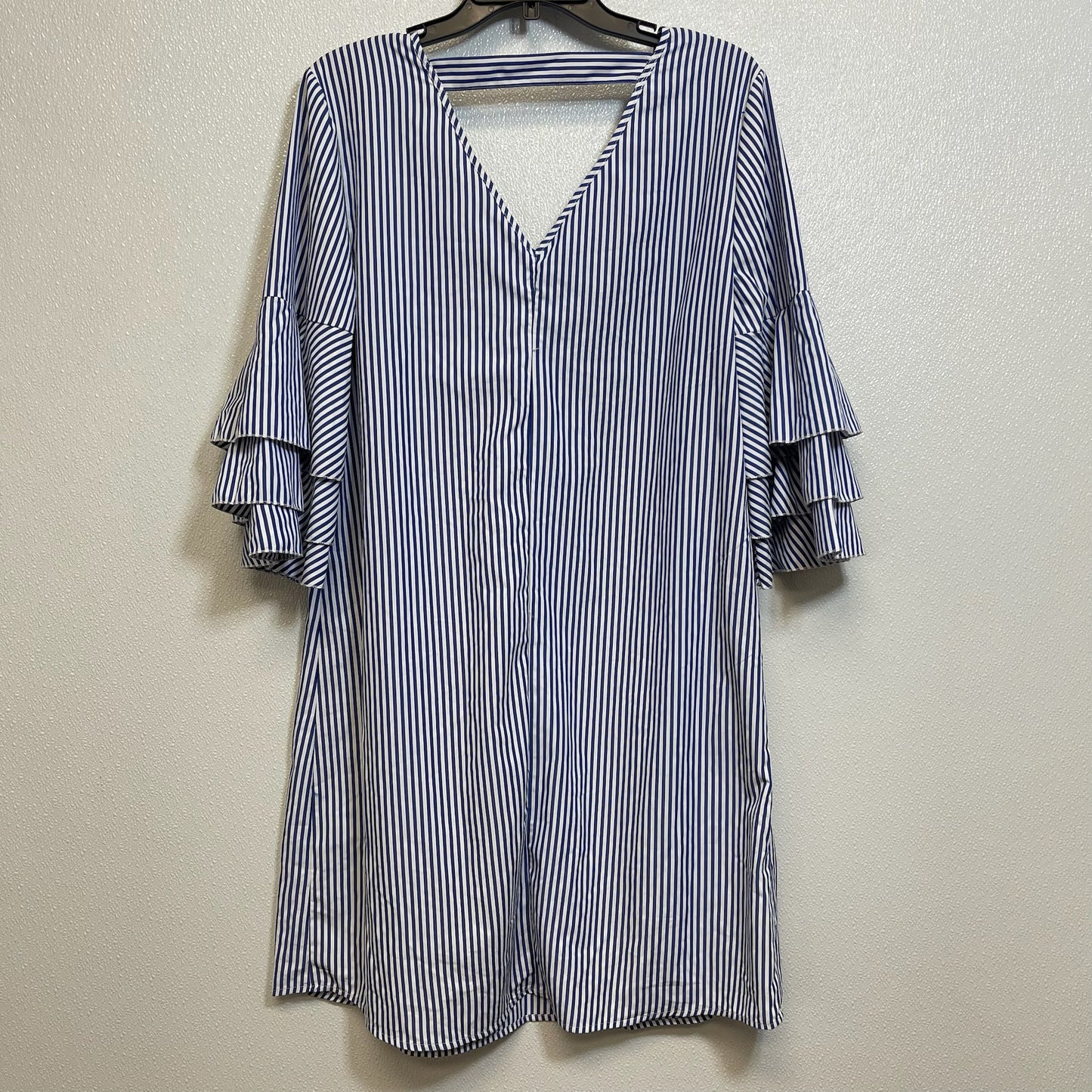 Dress Casual Short By Mlle Gabrielle In Striped, Size: Xl