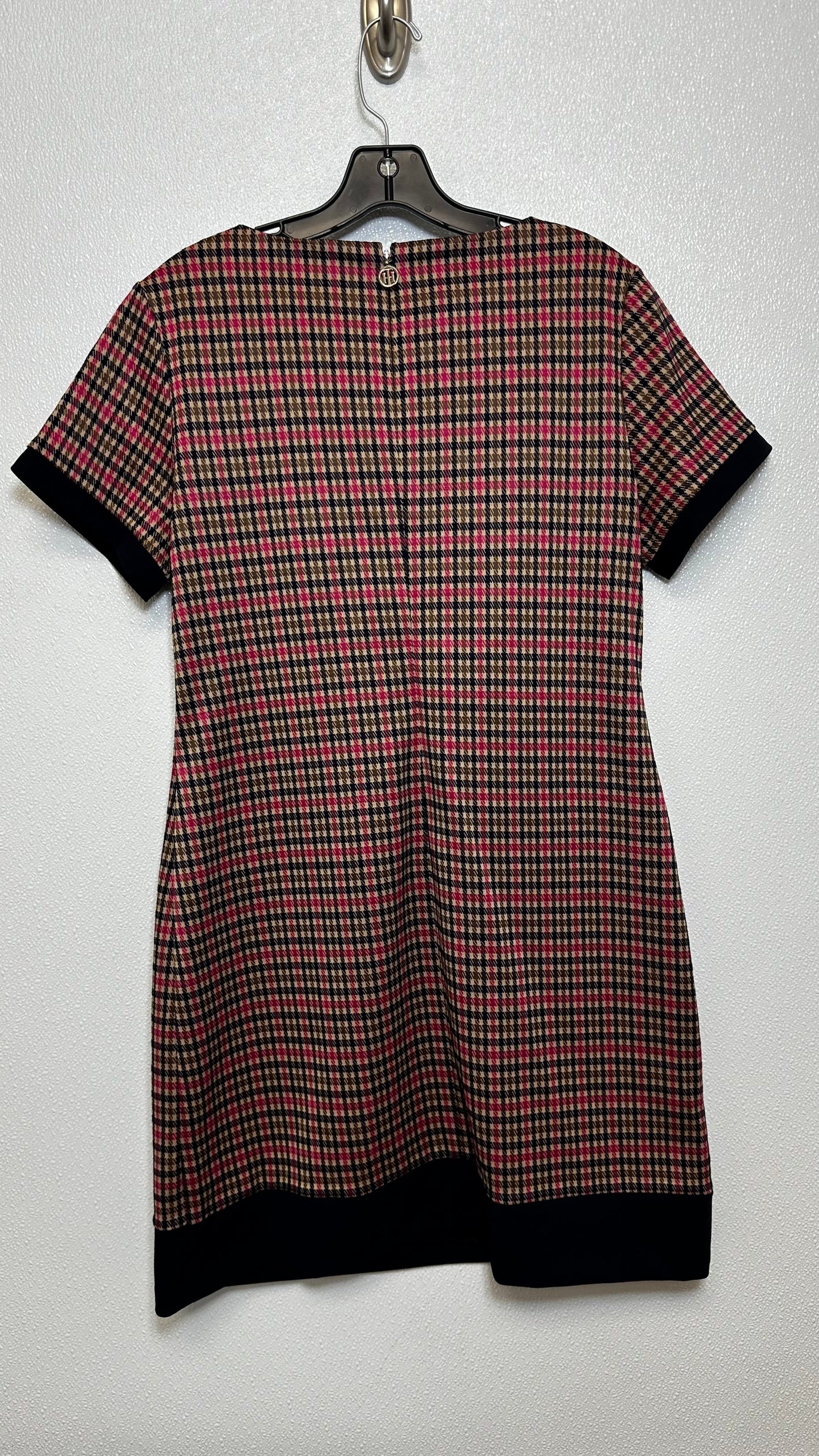 Dress Casual Short By Tommy Hilfiger O In Plaid, Size: 10