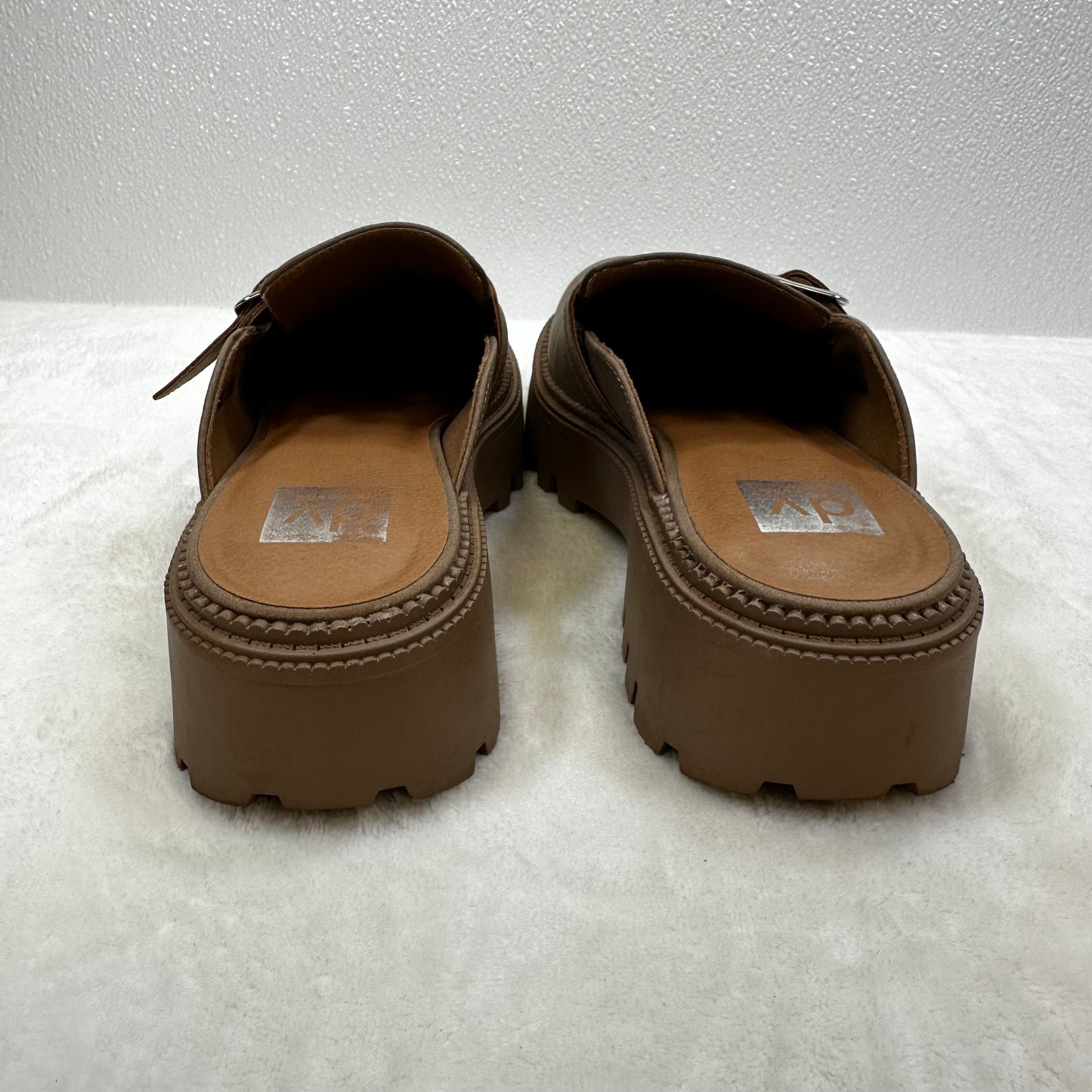 Shoes Flats Mule & Slide By Dolce Vita In Tan, Size: 8