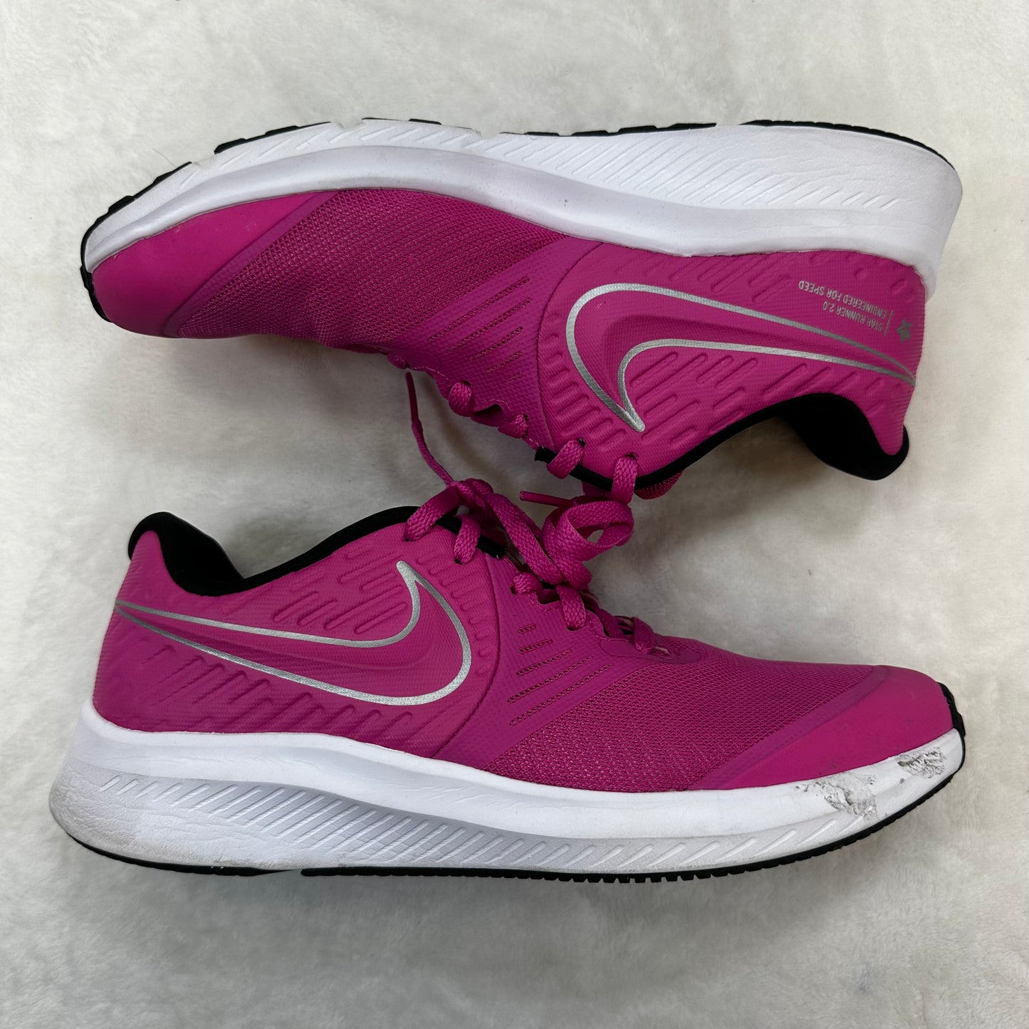 Shoes Sneakers By Nike In Hot Pink, Size: 8.5