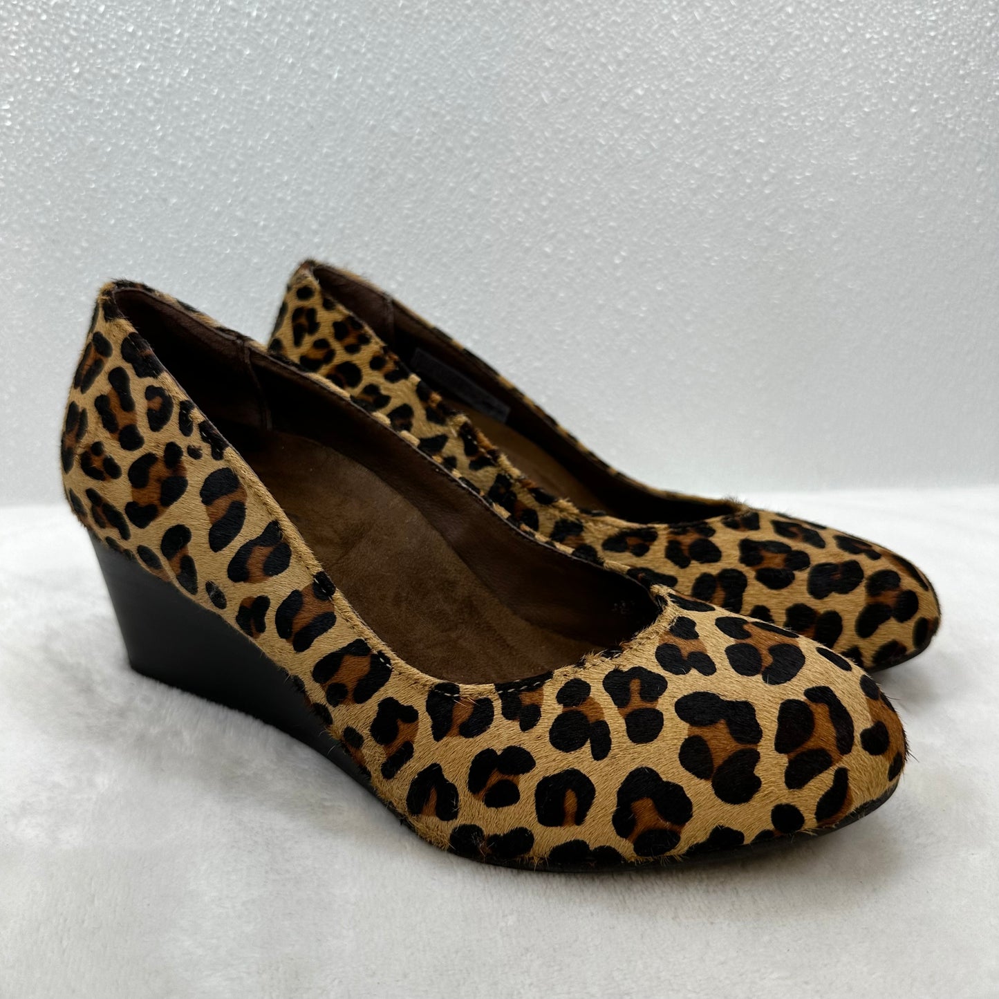 Shoes Heels Wedge By Vionic In Animal Print, Size: 6