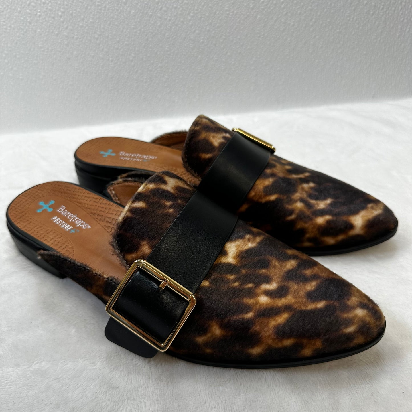 Shoes Flats Mule & Slide By Bare Traps - posture In Animal Print, Size: 8.5