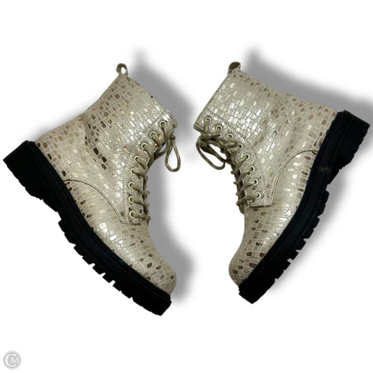 Boots Ankle Flats By Clothes Mentor In Gold, Size: 9