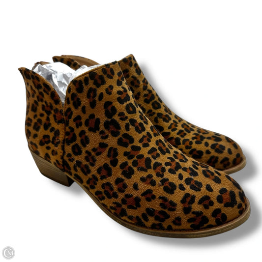 Boots Ankle Flats By Clothes Mentor In Animal Print, Size: 8