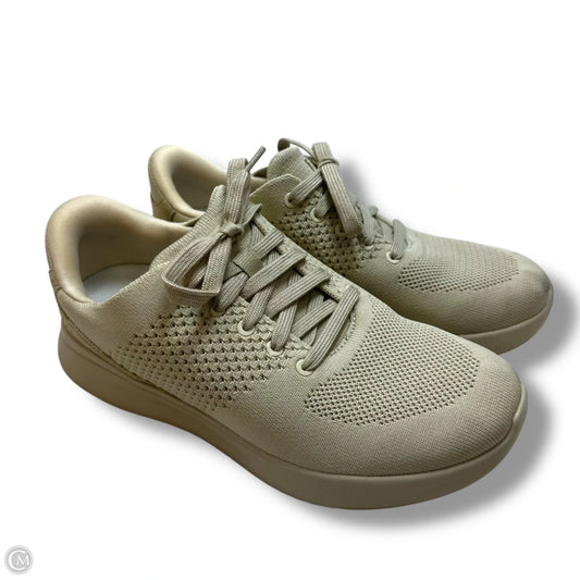 Shoes Sneakers By KIZIK In Beige, Size: 8