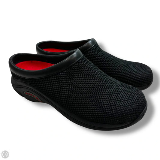 Shoes Flats By Merrell In Black, Size: 9.5