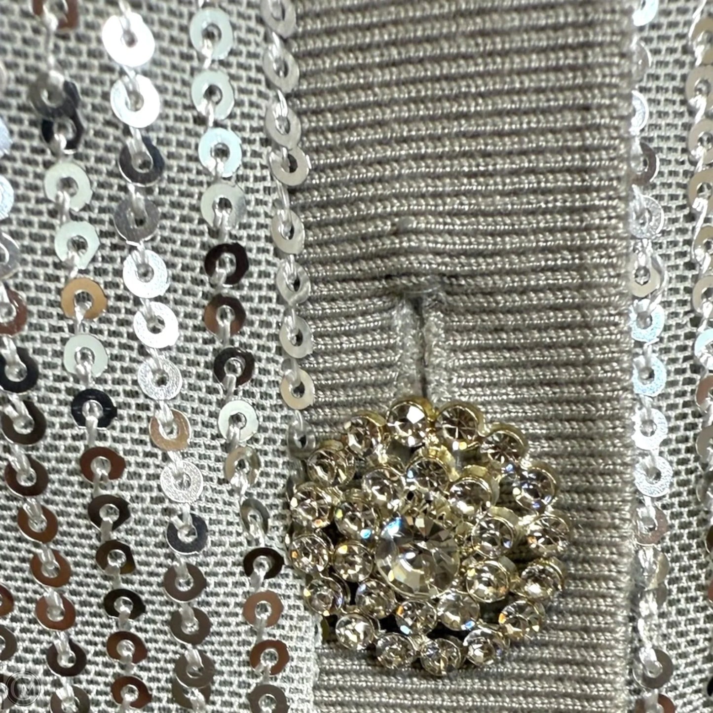 Top Sleeveless By Clothes Mentor In Silver, Size: Xl