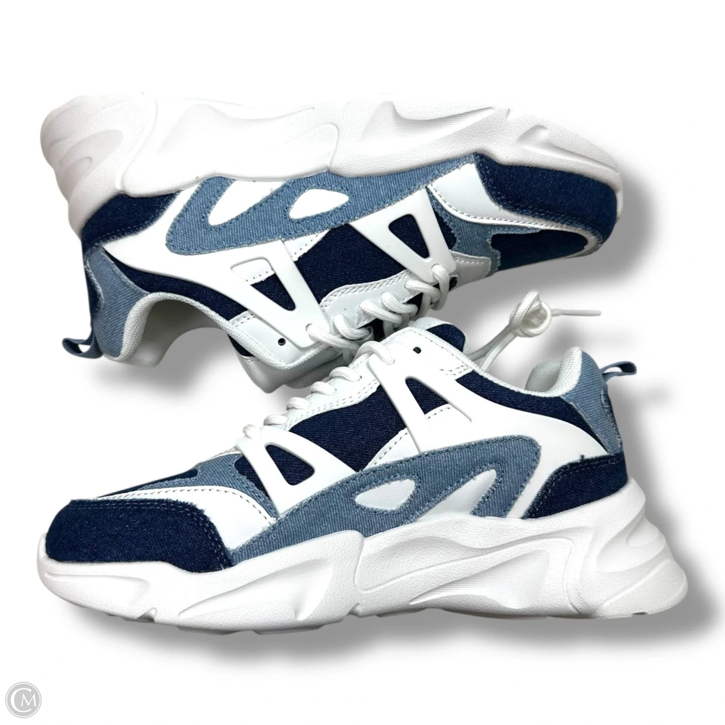 Shoes Sneakers By Clothes Mentor In Blue Denim, Size: 7