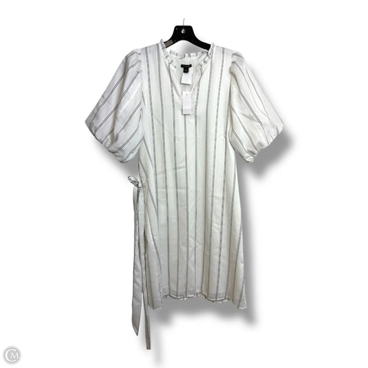 Dress Casual Short By Ann Taylor In White, Size: S